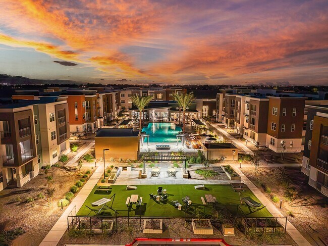 Origin in Goodyear, AZ - Foto de edificio - Building Photo