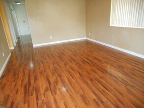 650 Pearl Cir in Susanville, CA - Foto de edificio - Building Photo