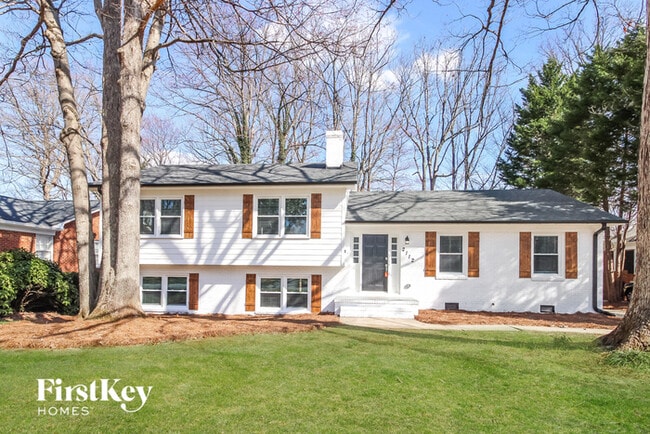 2112 Pebble Dr