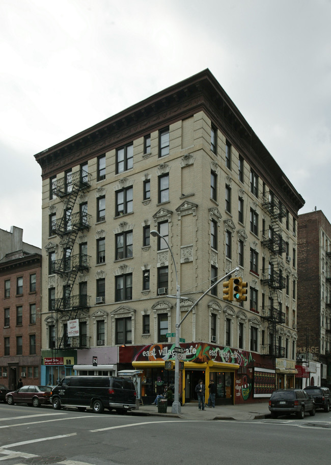 212 Avenue B in New York, NY - Building Photo - Building Photo