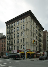 212 Avenue B in New York, NY - Foto de edificio - Building Photo