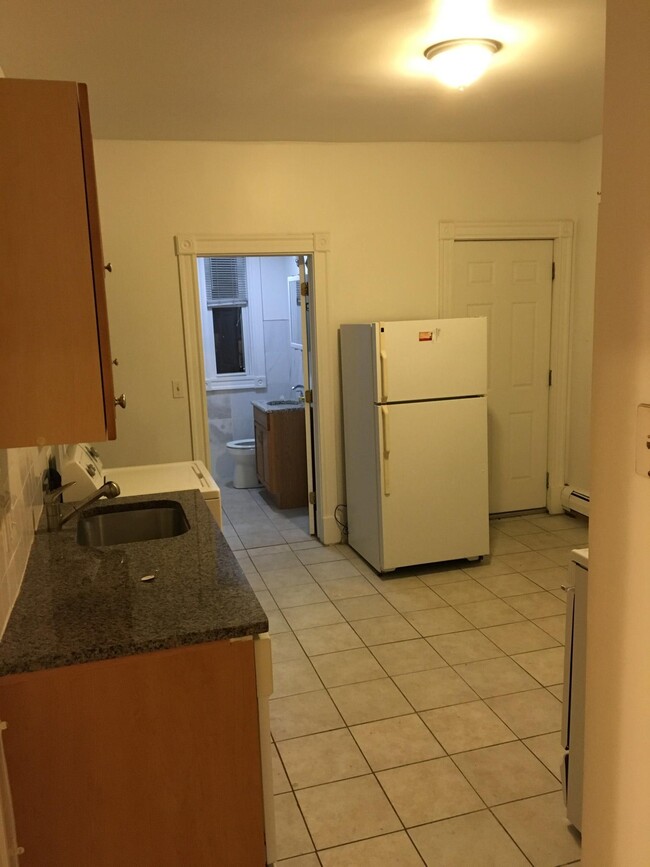 54 Portsmouth St, Unit 2T in Cambridge, MA - Foto de edificio - Building Photo