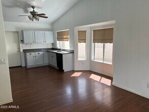 8 W Marco Polo Rd in Phoenix, AZ - Building Photo - Building Photo