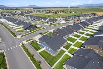 Majestic Villas in Rathdrum, ID - Building Photo - Building Photo