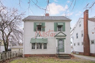 3801 Woodridge Rd in Cleveland Heights, OH - Building Photo