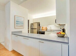 900 Euclid St, Unit 210 in Santa Monica, CA - Foto de edificio - Building Photo