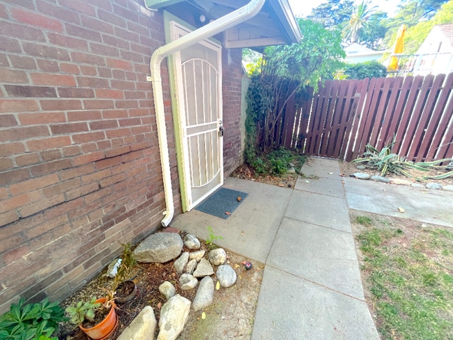 115 E 4th St in Ontario, CA - Building Photo - Building Photo