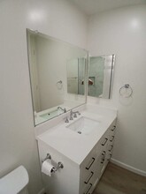 533 S Hudson Ave, Unit Upper Corner in Pasadena, CA - Foto de edificio - Building Photo