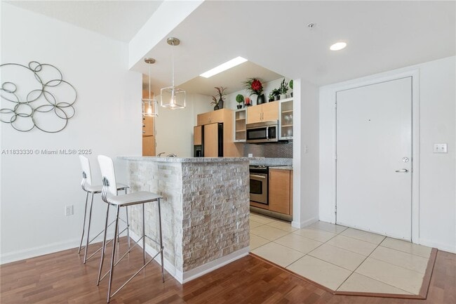 2775 NE 187th St in Aventura, FL - Building Photo - Building Photo
