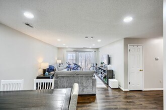 4820 Dorsey Hall Dr in Ellicott City, MD - Foto de edificio - Building Photo