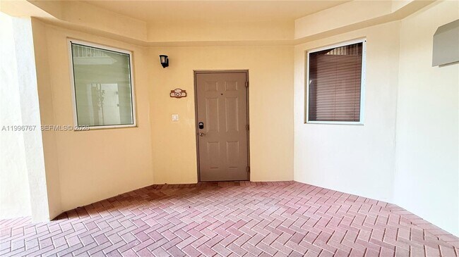 8900 NW 107 Ct in Doral, FL - Building Photo - Building Photo