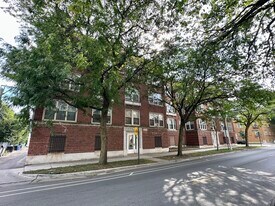 941 E Marquette Rd in Chicago, IL - Building Photo