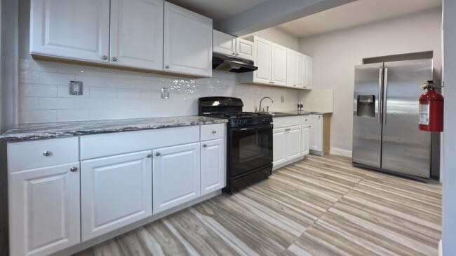 273 Woodlawn Ave in Jersey City, NJ - Building Photo - Building Photo