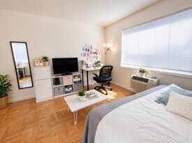 4465 MacArthur Blvd NW, Unit 111 in Washington, DC - Building Photo