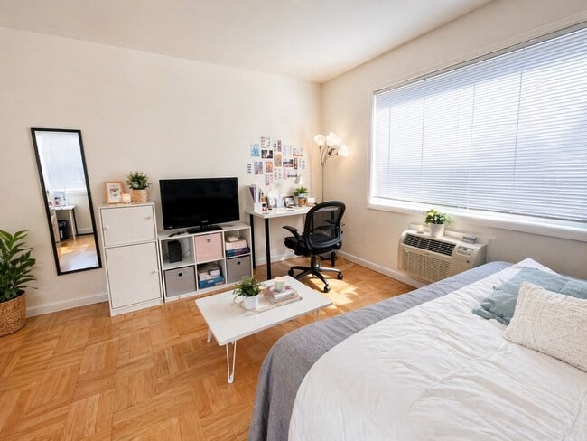 4465 MacArthur Blvd NW