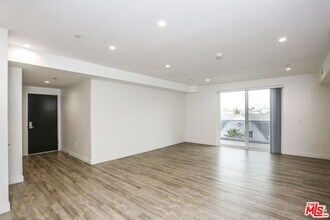 744 Hartford Ave in Los Angeles, CA - Building Photo - Building Photo