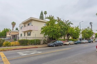 1220 N Van Ness Ave in Los Angeles, CA - Building Photo - Building Photo