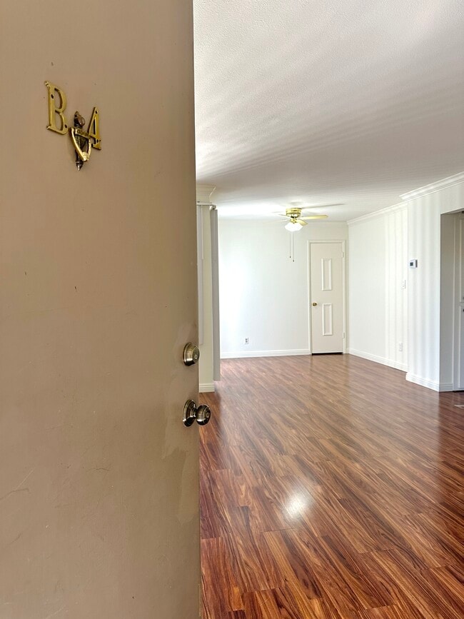 5460 Concord Blvd, Unit B4 in Concord, CA - Foto de edificio - Building Photo