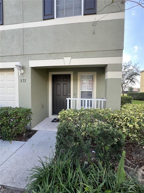 572 Cresting Oak Cir in Orlando, FL - Building Photo - Building Photo