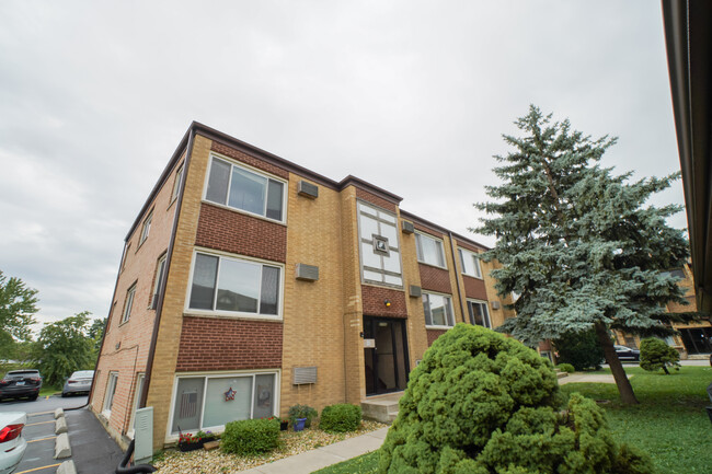 17550 71st Ct in Tinley Park, IL - Foto de edificio - Building Photo