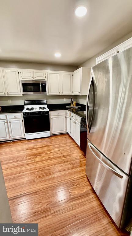 14491 Four Chimney Dr in Centreville, VA - Building Photo - Building Photo