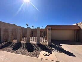 13636 N Del Webb Blvd in Sun City, AZ - Building Photo