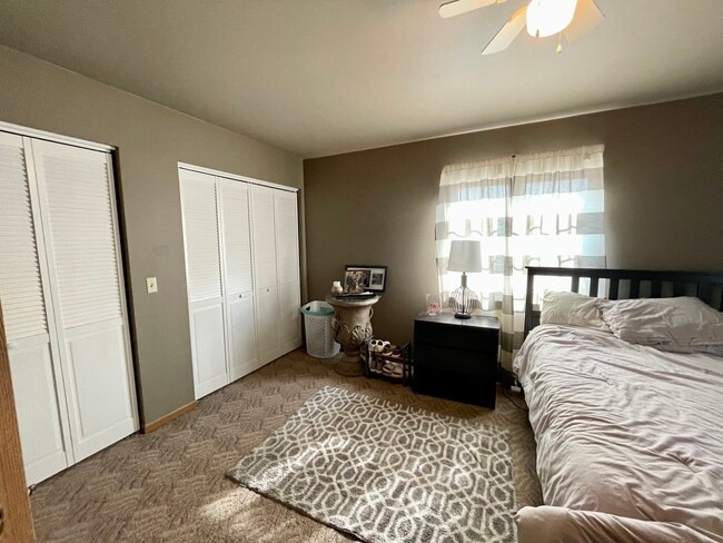 76 W Washington St in Oswego, IL - Building Photo - Building Photo