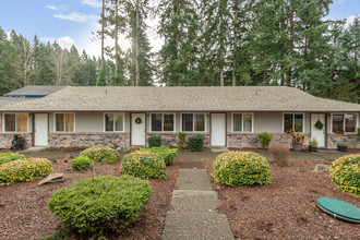 12231-12233 117th Ave E in Puyallup, WA - Foto de edificio - Building Photo