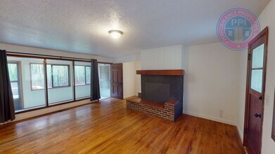 18628 S Henrici Rd in Oregon City, OR - Building Photo - Building Photo