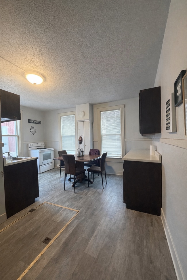 907 Forest St in Eau Claire, WI - Building Photo - Building Photo