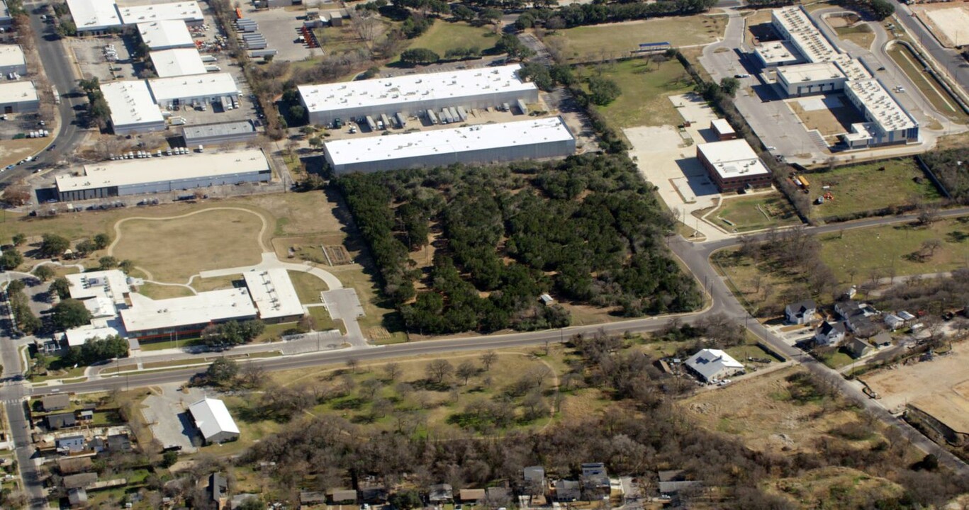 Norman Crossing Apartments in Austin, TX - Building Photo