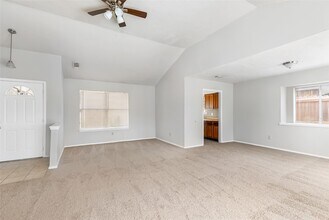 7310 Maple Walk Dr in Humble, TX - Building Photo - Building Photo