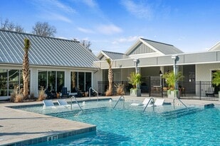 Whitebridge Crossing in Hampstead, NC - Building Photo