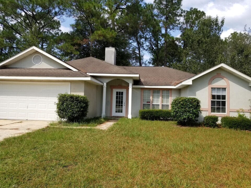 7908 Martin Bluff Rd in Gautier, MS - Building Photo