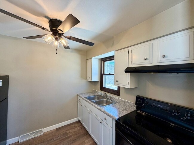 property at 1421 Elizabeth St