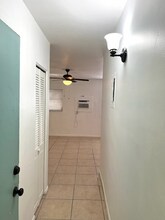 241 SE 10th Ave, Unit 105 in Pompano Beach, FL - Foto de edificio - Building Photo