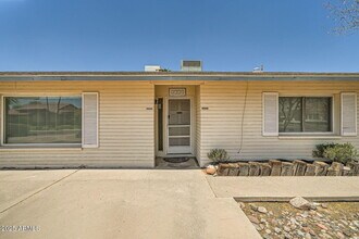 6220 E Gold Dust Ave in Paradise Valley, AZ - Building Photo - Building Photo