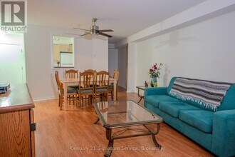 8 Dayspring Cir in Brampton, ON - Building Photo - Building Photo