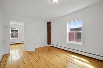 224 8th St in Jersey City, NJ - Building Photo - Building Photo