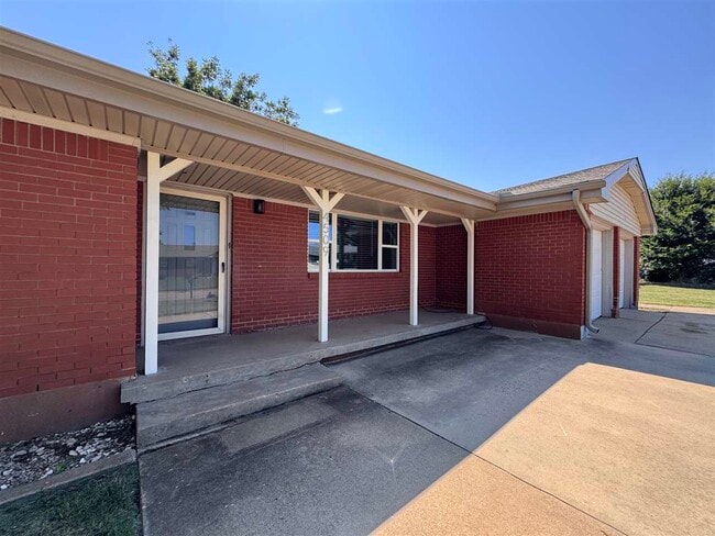 property at 4509 SE Avalon Ave