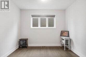 814 Crossgate St in Ottawa, ON - Building Photo - Building Photo