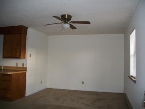 Brookside West Apartments in Greenville, NC - Foto de edificio - Interior Photo