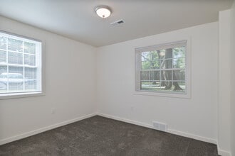 Broadview Gardens Apartments in Cleveland, OH - Foto de edificio - Interior Photo