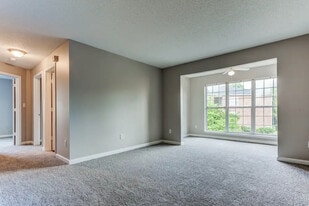 Grand Summit in Greensboro, NC - Building Photo