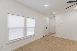 7126 Bywood St in Houston, TX - Building Photo - Building Photo