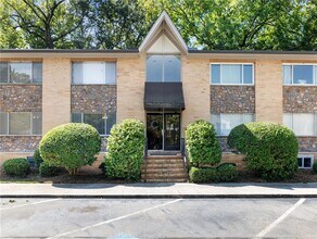 115 Biscayne Dr NW in Atlanta, GA - Building Photo - Building Photo