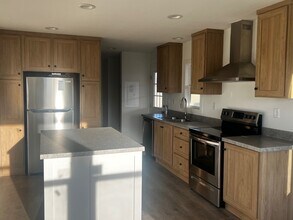 2627 S Lamb Blvd in Las Vegas, NV - Building Photo - Building Photo