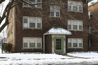 Cove Villa Apartments in Lakewood, OH - Building Photo - Building Photo