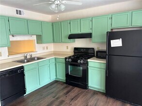 1105 Country Club Pl in Kennesaw, GA - Building Photo - Building Photo