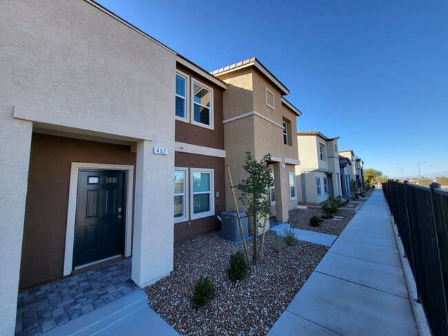 property at 452 Horizon Cove Pl
